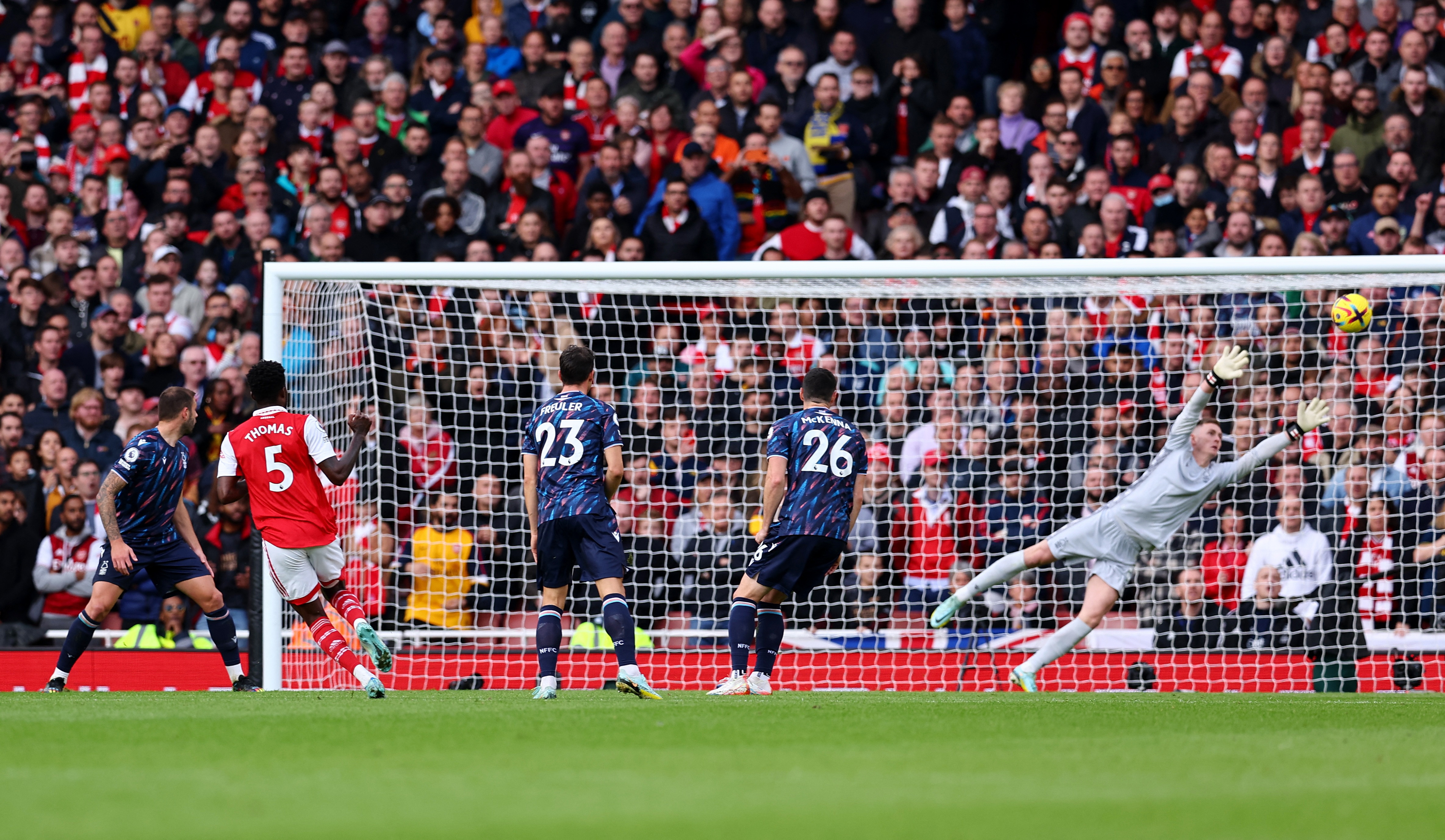 Maguire choi tot anh 8