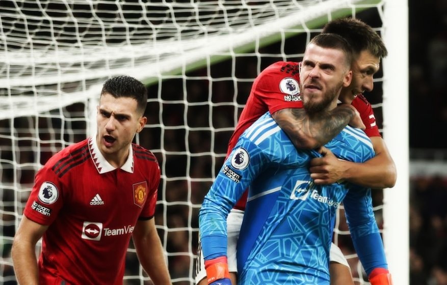 Doi hinh hay nhat Premier League gay tranh cai hinh anh