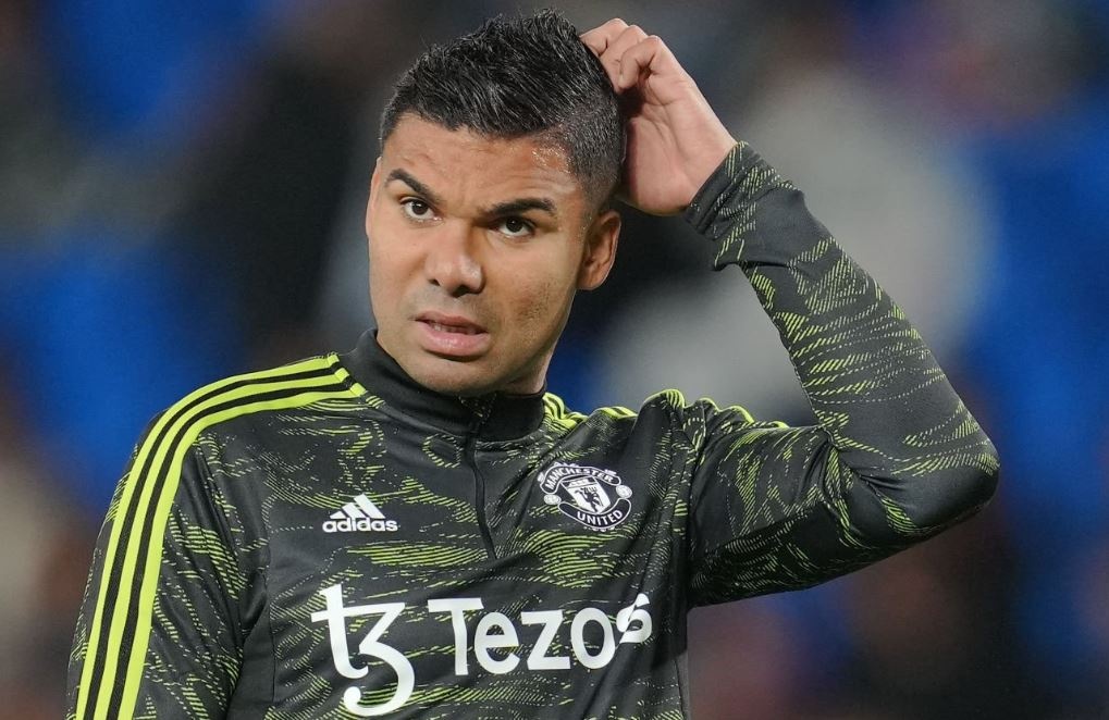 Phan ung cua Casemiro khi MU thua Brentford 0-4 hinh anh