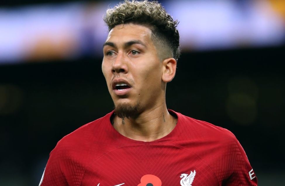 Phan ung cua Firmino khi bi gach ten khoi tuyen Brazil hinh anh