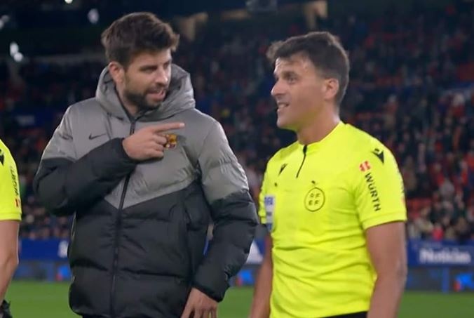 Cau noi khien Pique bi trong tai duoi hinh anh