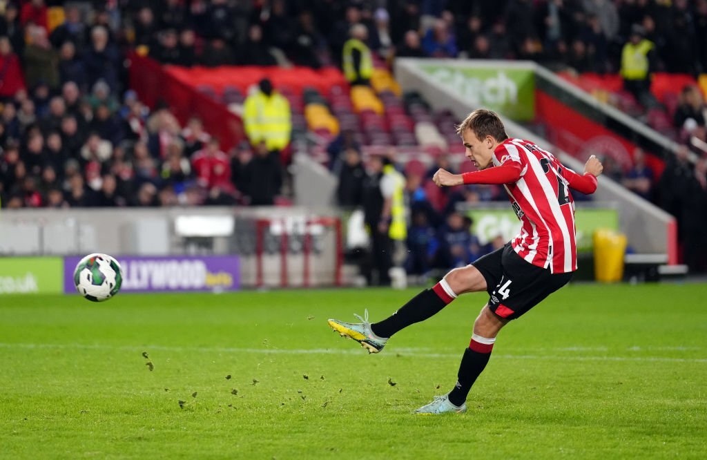 Gillingham tao dia chan anh 1