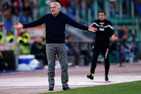 Mourinho nhan the do anh 1