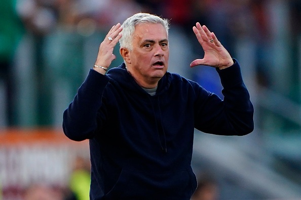 Mourinho nhan the do anh 3