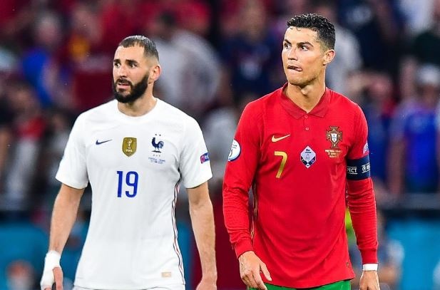 Ronaldo khong chuc mung Benzema gianh Qua bong vang hinh anh