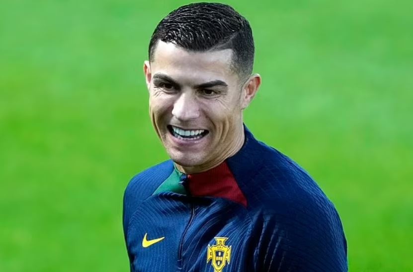Nu cuoi cua Ronaldo sau khi cong kich Man United hinh anh