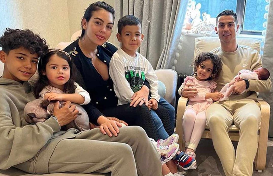 Ronaldo dat ten con anh 1