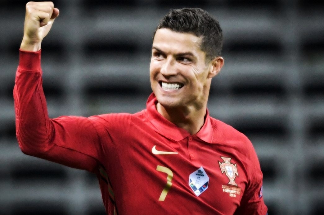 Phan ung cua Ronaldo sau khi roi Man United hinh anh