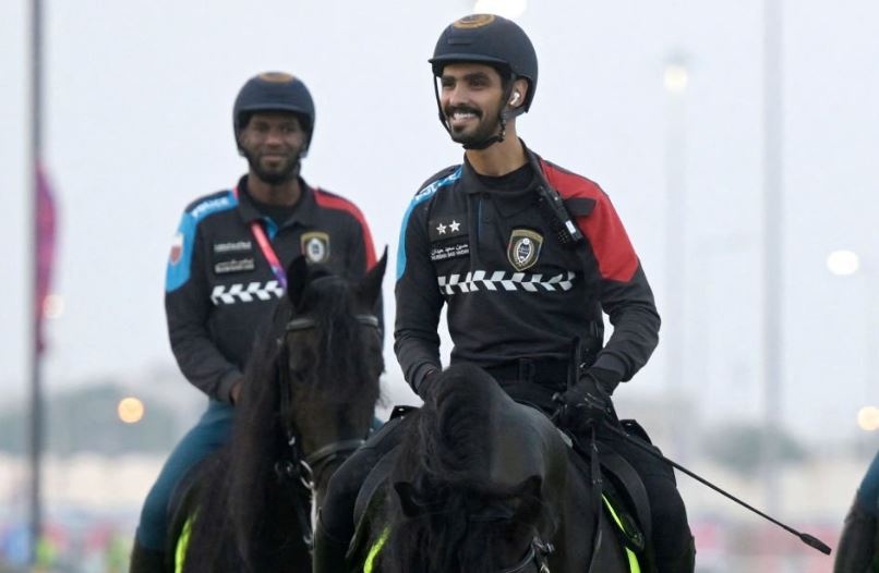 Phan ung cua canh sat Qatar khi phong vien bi trom do hinh anh