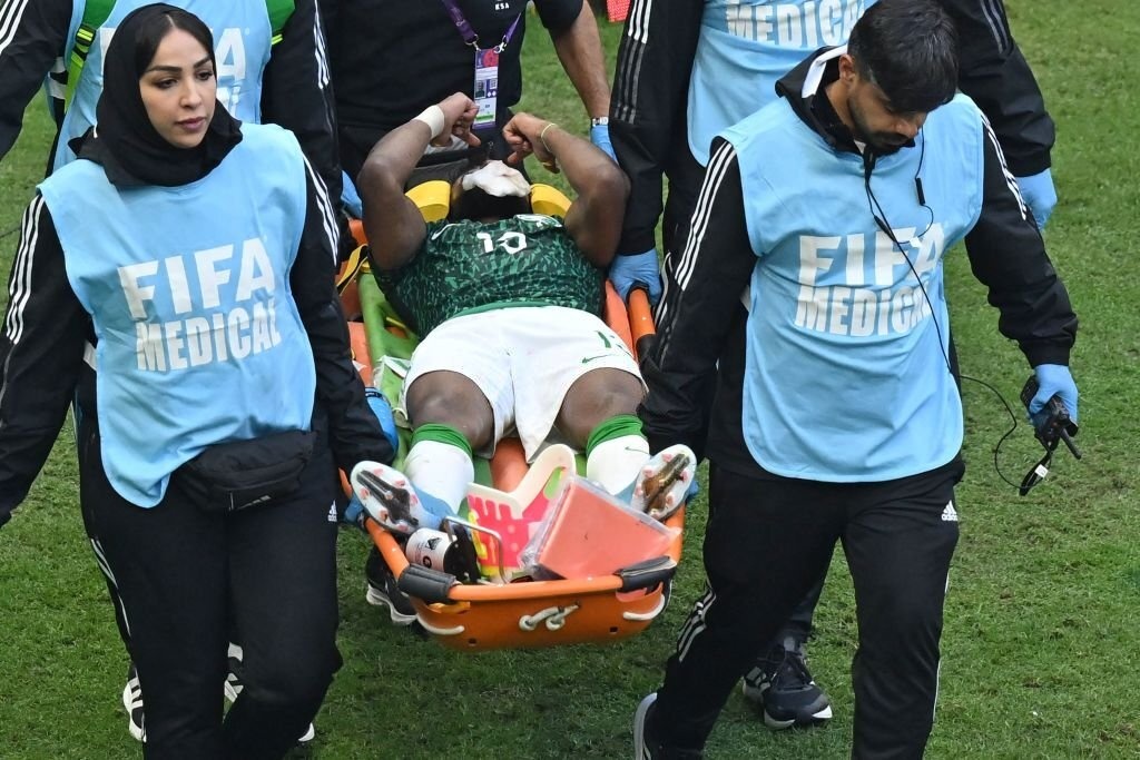 Cau thu bat tinh anh 4