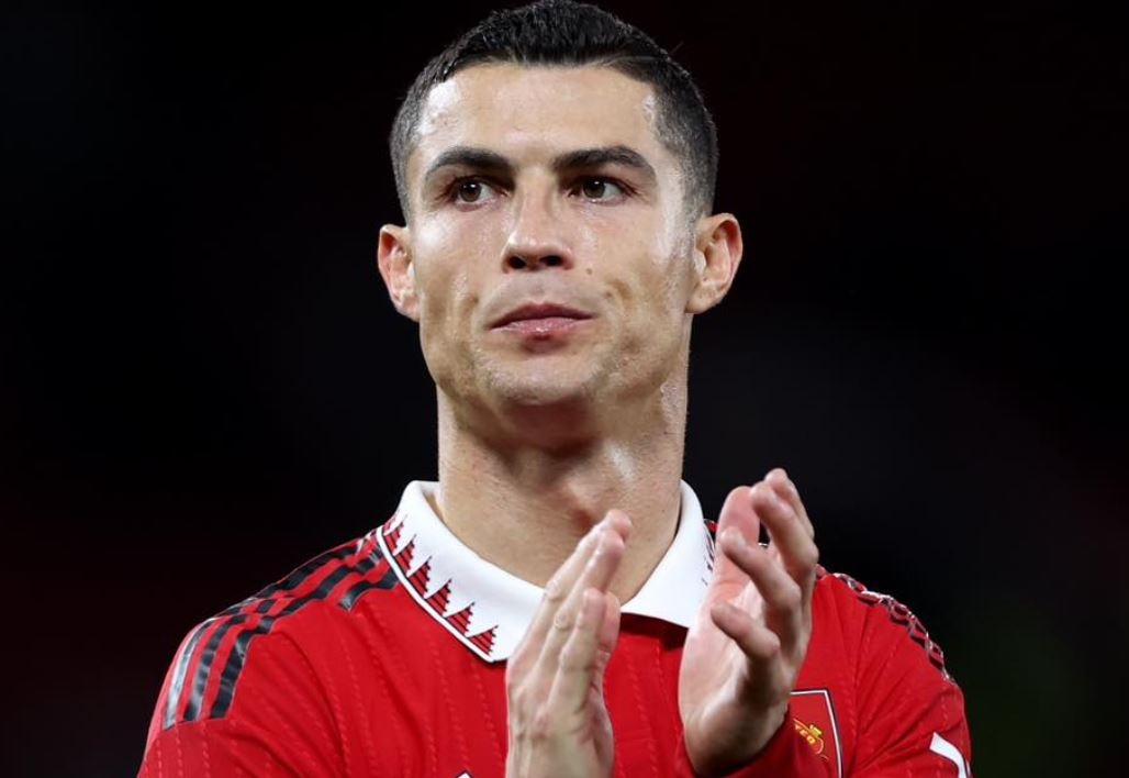 Chu so huu Man United lan dau len tieng ve mau thuan voi Ronaldo hinh anh