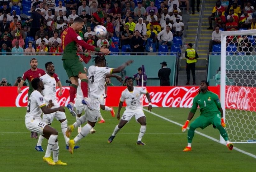 Ronaldo bat cao anh 1