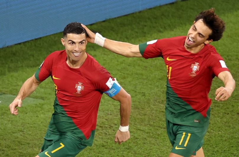 Ronaldo ghi ban trong tran thang 3-2 cua Bo Dao Nha hinh anh