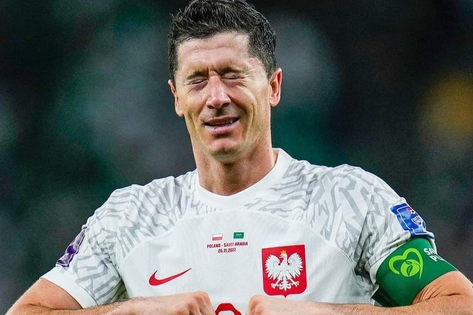 Lewandowski khoc sau khi ghi ban dau tien tai World Cup hinh anh