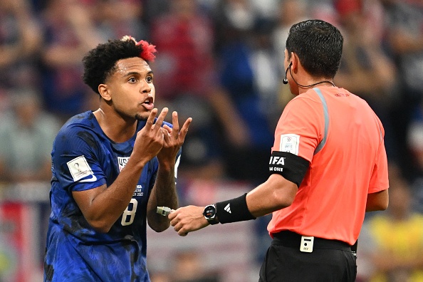 CDV buc xuc voi hanh dong cua sao tuyen My hinh anh