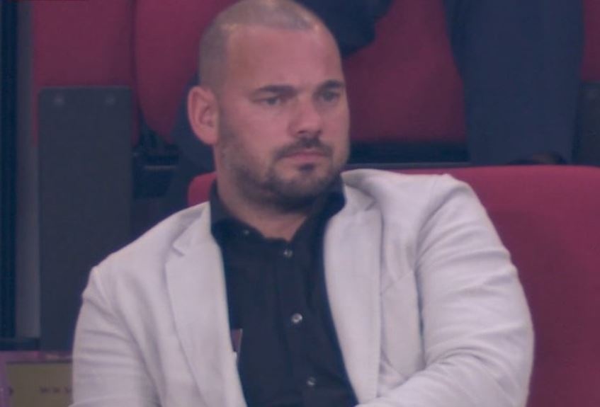 Wesley Sneijder gay chu y khi di xem World Cup hinh anh