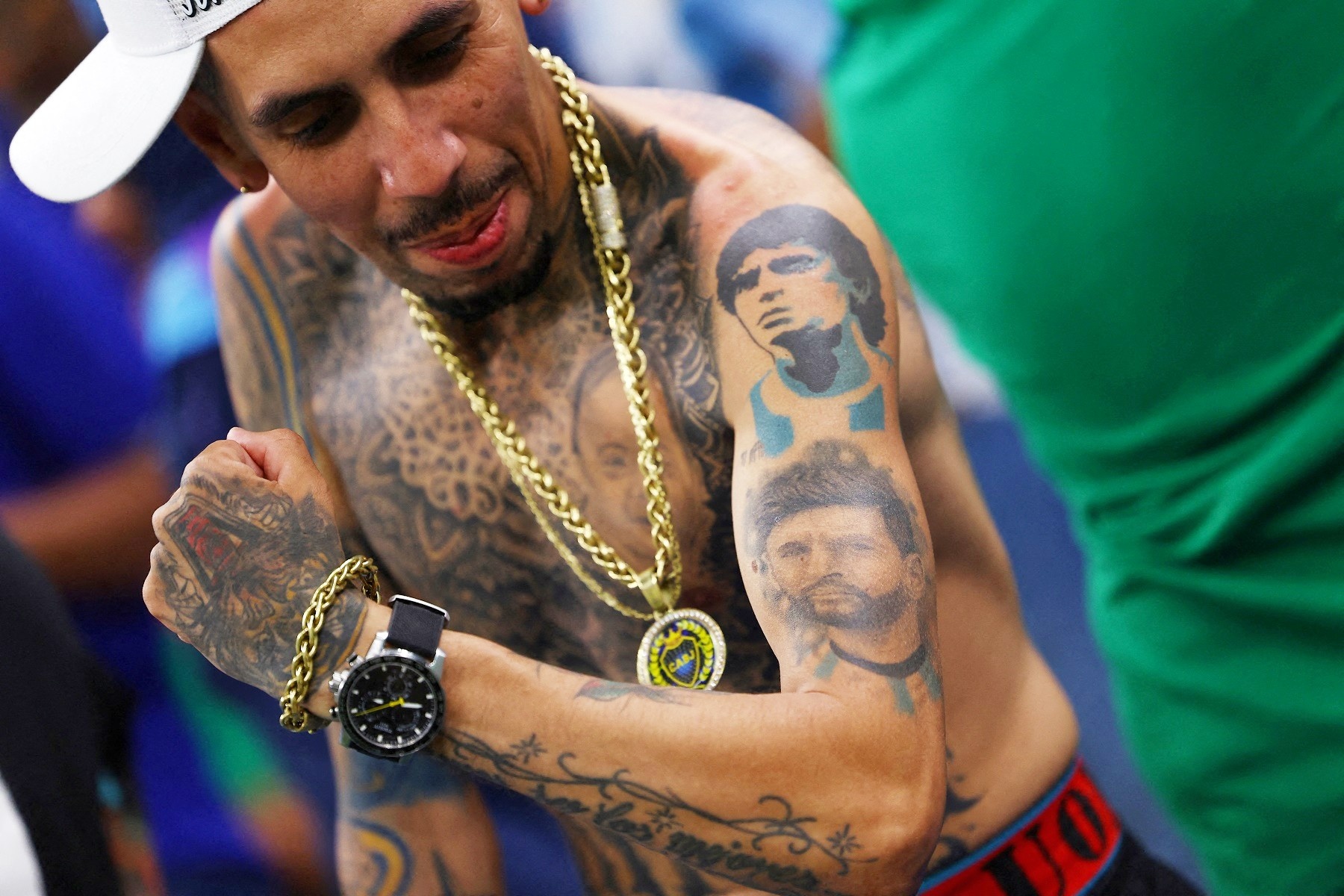 CDV Argentina: 'Messi gay chan cung phai ra san' hinh anh