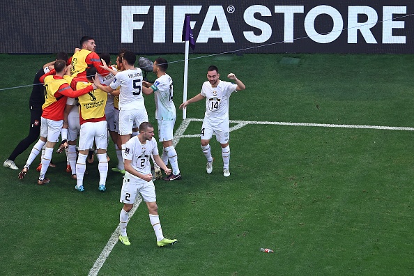 Jovic nhan the vang anh 1