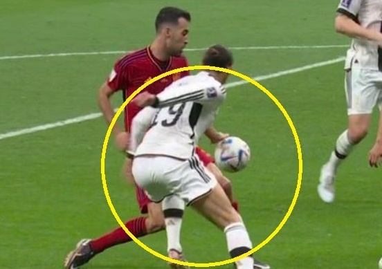 VAR lai gay tranh cai hinh anh