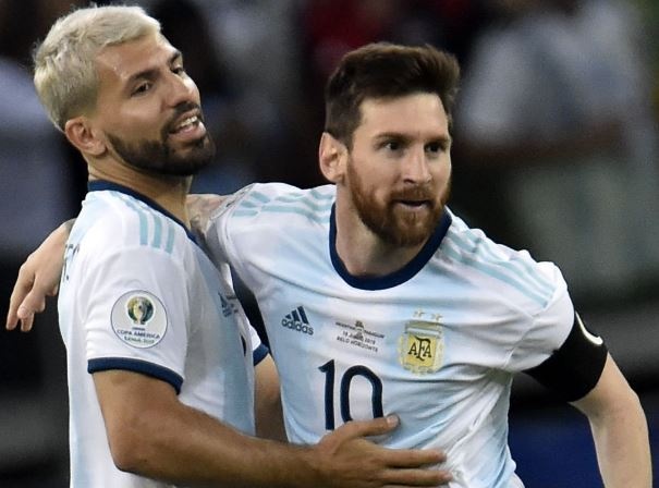 Aguero dap tra nha vo dich quyen anh Mexico hinh anh