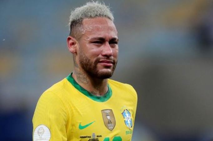 Neymar sot khi dang dinh chan thuong hinh anh