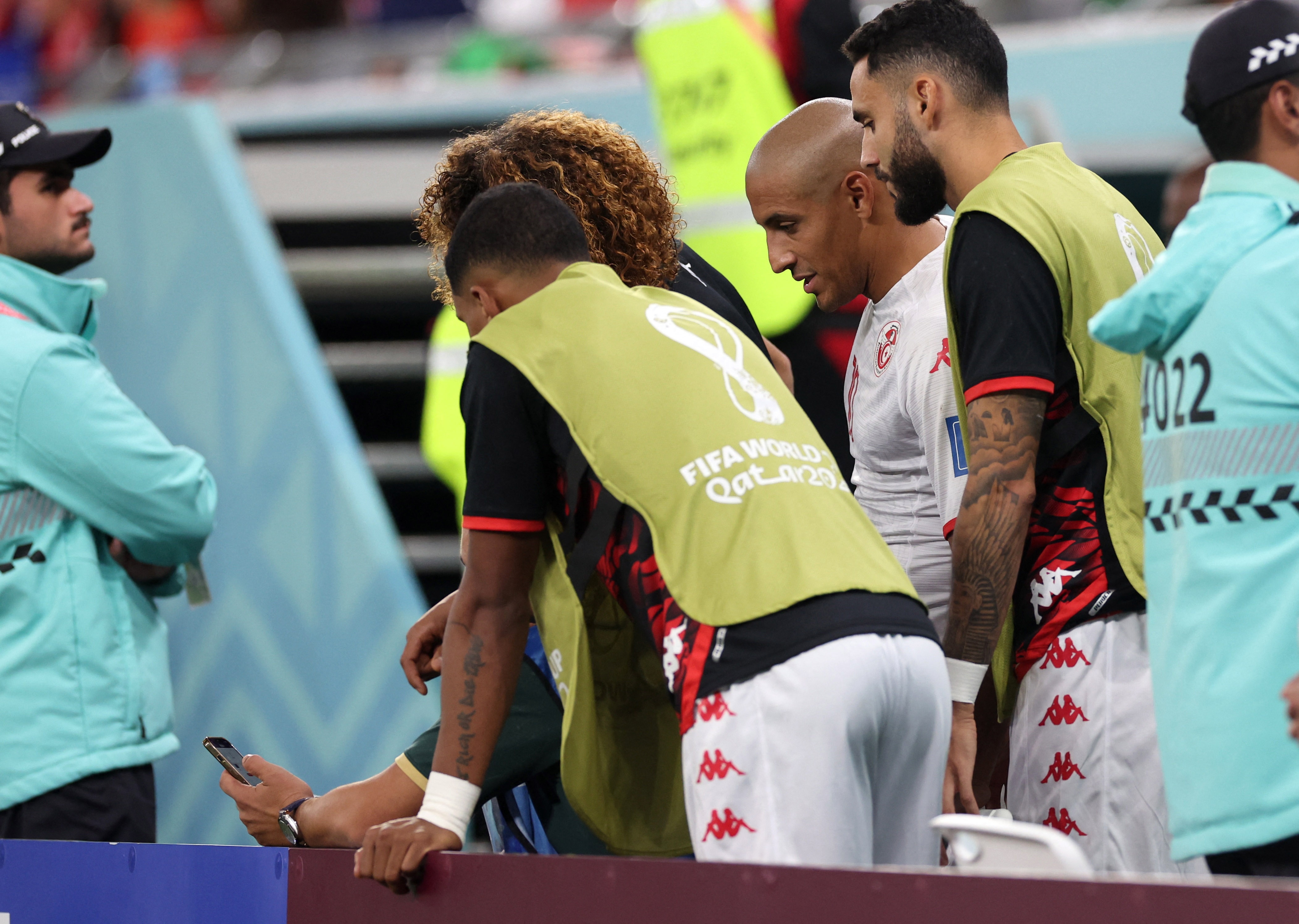 Griezmann bi tuoc ban thang anh 5