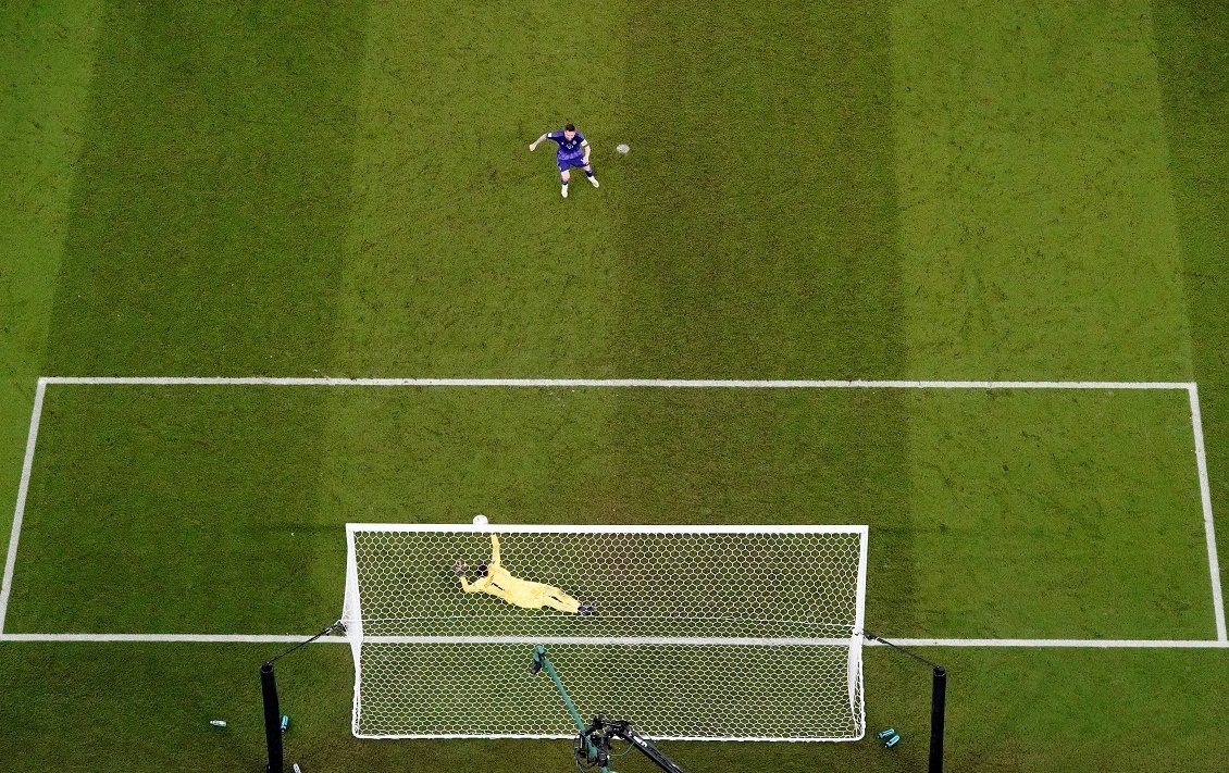 Messi da hong phat den anh 1