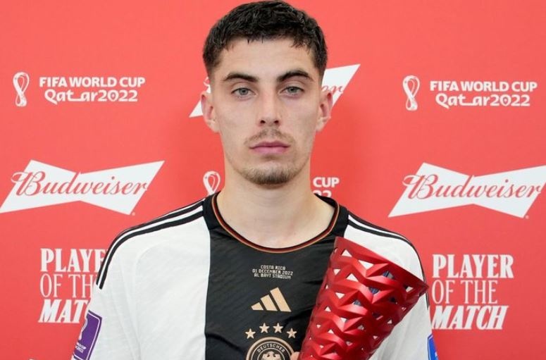 Ve mat tuyen thu Duc khi nhan giai cau thu hay nhat tran hinh anh