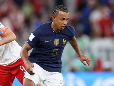 Hau ve tuyen Phap vi pham quy dinh FIFA hinh anh