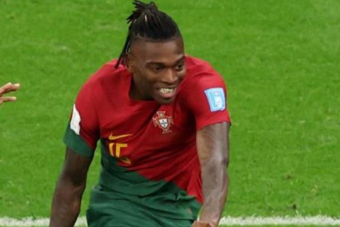 Tien dao Bo Dao Nha cuoi truoc khi sut tung luoi Thuy Si hinh anh