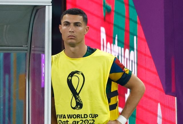 Ronaldo duoc uu ai khi ngoi du bi hinh anh