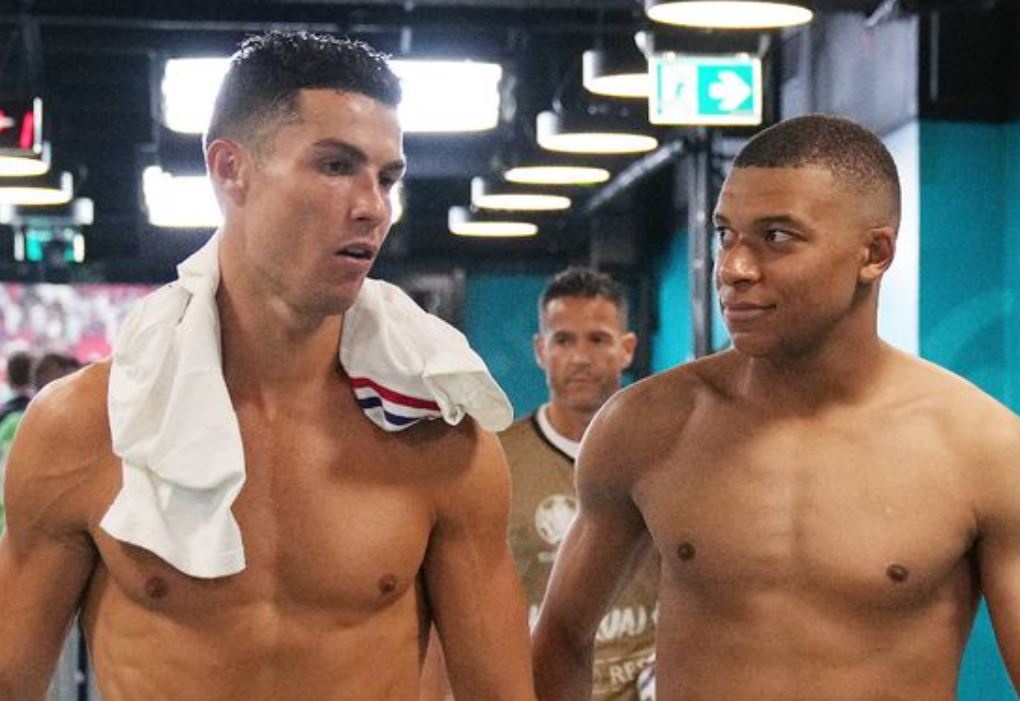 Binh luan cua Mbappe khi Ronaldo dang tam thu hinh anh