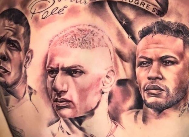 Neymar tra tien de Richarlison xoa hinh xam tren lung hinh anh