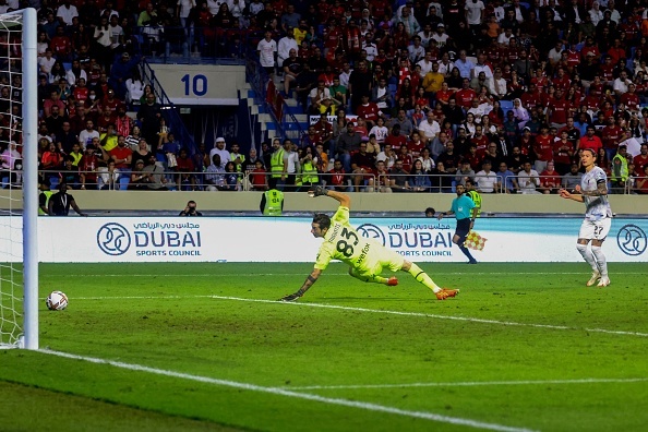 Nunez toa sang anh 2