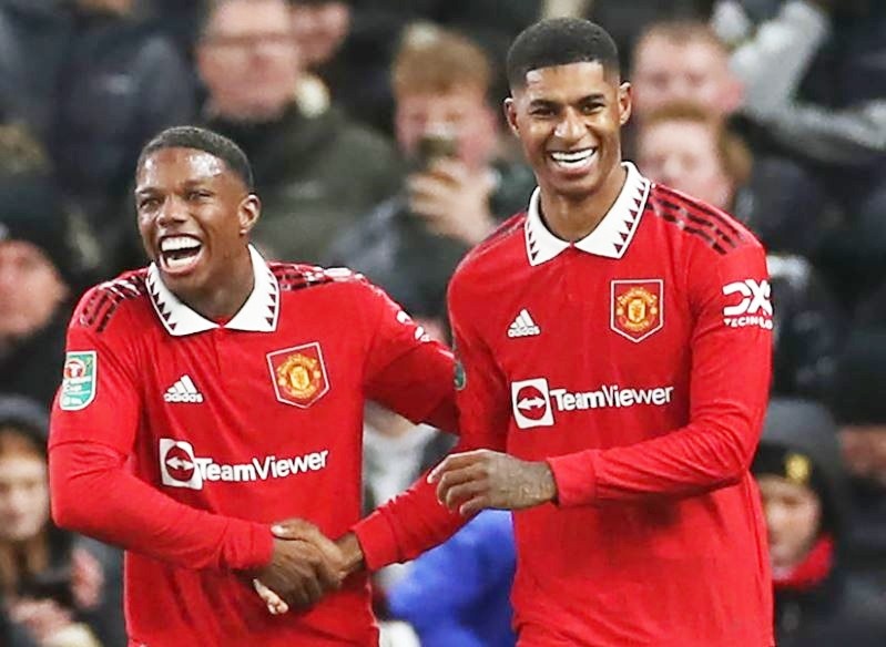 Man United vao tu ket Carabao Cup sau tran thang 2-0 hinh anh
