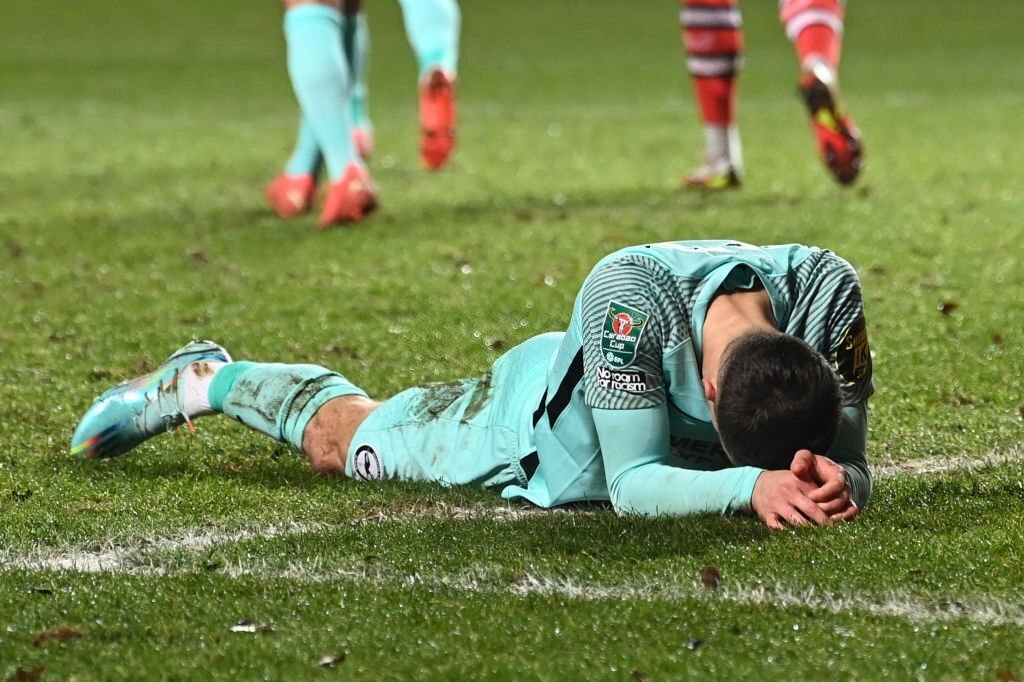 Charlton tao dia chan anh 5