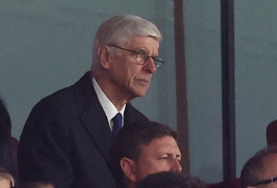 Arsene Wenger tro lai Emirates sau 4 nam hinh anh