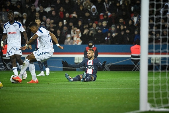 Neymar nhan the do anh 5