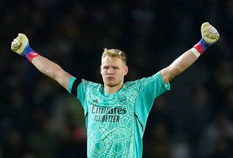 Arsenal bo xa Man City trong cuoc dua vo dich hinh anh