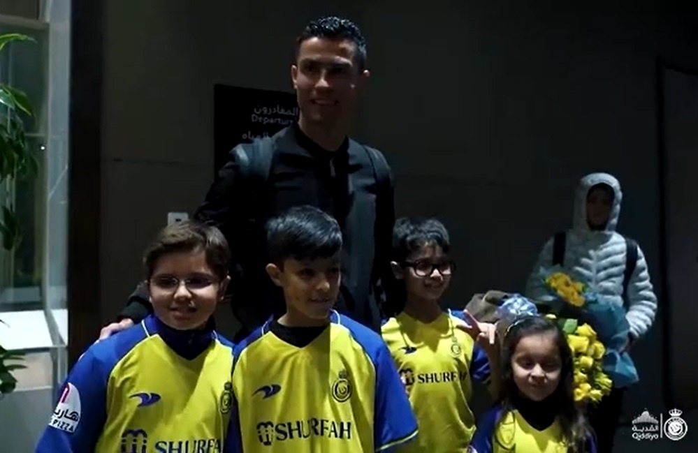 Ronaldo den Saudi Arabia anh 1