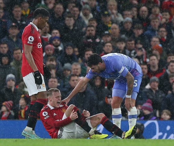 Van de Beek khoc anh 1