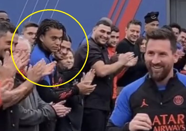Bieu cam cua em trai Mbappe khi Messi tro lai hinh anh