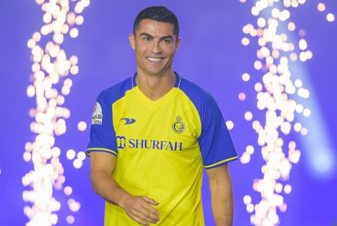 Al Nassr gach ten tien dao de nhuong cho cho Ronaldo hinh anh