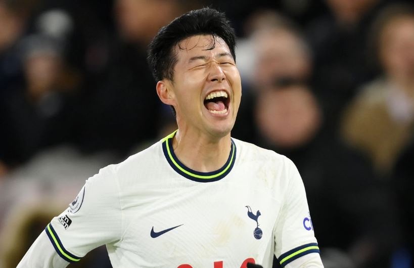 Son Heung-min ghi ban va kien tao trong tran thang 4-0 cua Tottenham hinh anh