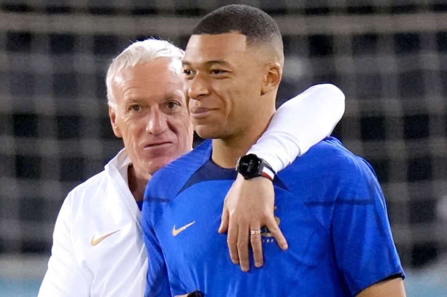 Tuong lai HLV Deschamps van chua duoc xac dinh hinh anh