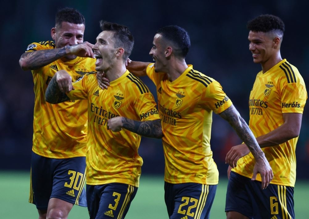 Benfica dan xep ty so anh 1