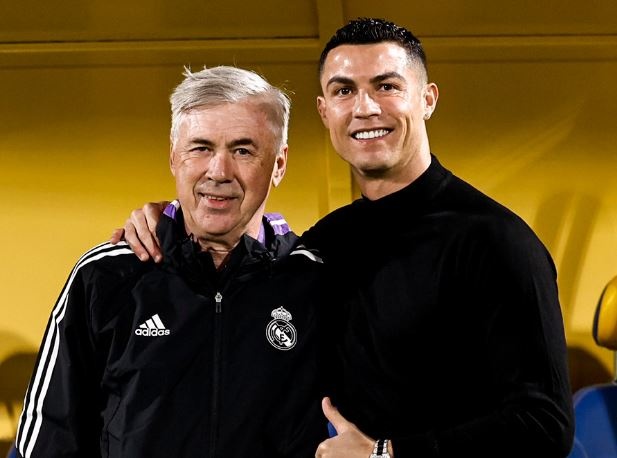 Ronaldo ghe tham Real Madrid hinh anh