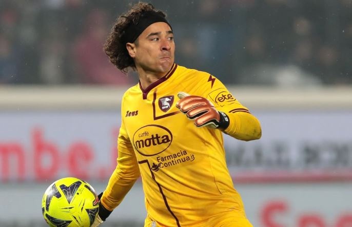 Ochoa nhan 8 ban thua trong mot tran tai Serie A hinh anh