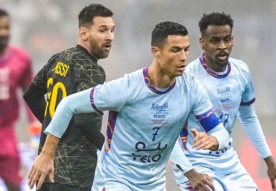 Phan ung cua Ronaldo khi gap lai Messi hinh anh