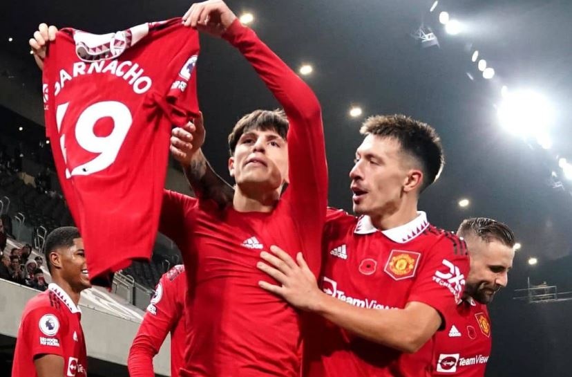 Man United de nghi Garnacho hop dong ky luc hinh anh